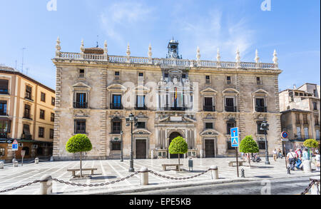 Sites touristiques locaux : Chancellerie emblématique Palace, le logement du vrai Chancilleria (chancellerie royale de Grenade), Plaza Nueva, Grenade, Andalousie, Espagne du sud Banque D'Images