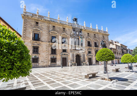 Sites touristiques locaux : Chancellerie emblématique Palace, le logement du vrai Chancilleria (chancellerie royale de Grenade), Plaza Nueva, Grenade, Andalousie, Espagne du sud Banque D'Images