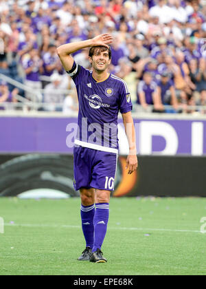 Orlando, Floride, USA. 17 mai, 2015. Orlando City SC Kaka le milieu de terrain (10) au cours de l'action jeu MLS entre la galaxie et Orlando City SC. La Ville d'Orlando a défait la Galaxy 4-0 au Citrus Bowl d'Orlando à Orlando, FL. Romeo Guzman/CSM. Credit : csm/Alamy Live News Banque D'Images