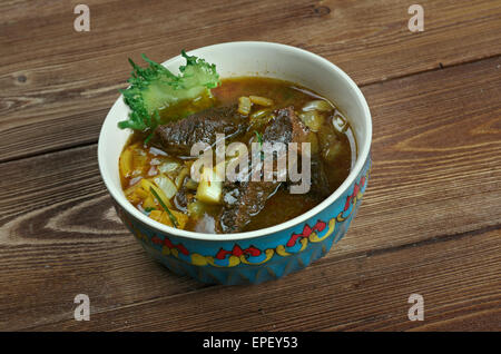 Boz kourma. grillades de viandes et de légumes. Une cuisine azerbaïdjanaise traditionnels sex Banque D'Images