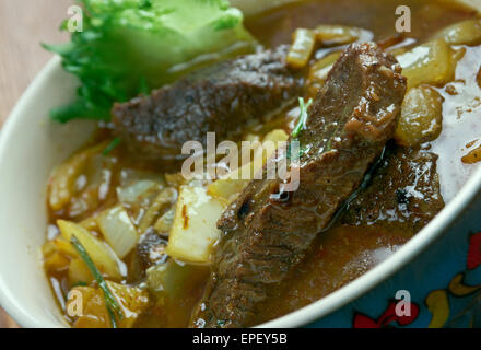 Boz kourma. grillades de viandes et de légumes. Une cuisine azerbaïdjanaise traditionnels sex Banque D'Images