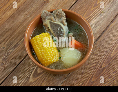 La Cassolette - donné à une variété de plats, spécialement de l'Amérique du Sud. la cuisson plusieurs sortes de viandes et de légumes mélangés. Banque D'Images