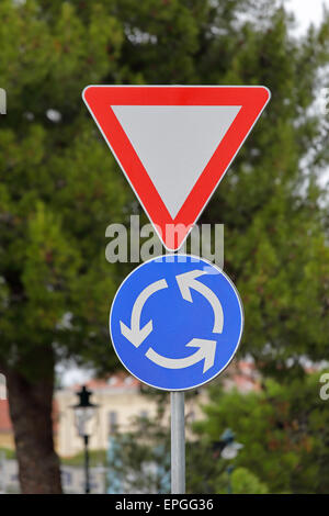 Rond point signe Banque D'Images