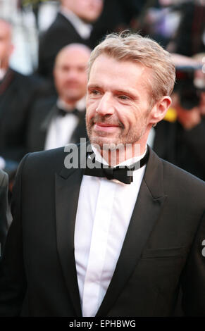 Cannes, France. 18 mai, 2015. Lambert Wilson à la projection de gala pour le film Inside Out à la 68e Festival de Cannes, lundi 18 mai 2015, Cannes, France Crédit : Doreen Kennedy/Alamy Live News Banque D'Images