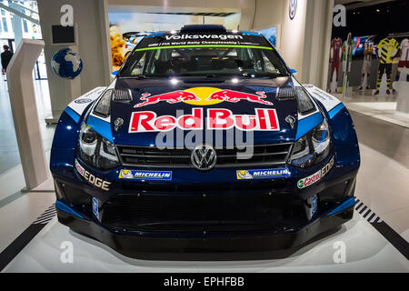 BERLIN - 02 MAI 2015 : Exposition. Voiture de sport Volkswagen Polo R WRC. Produite depuis 2015. Banque D'Images