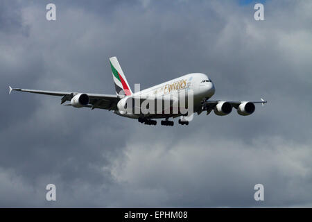 Unis Airbus A380 à l'atterrissage à l'Aéroport International d'Auckland, Auckland, île du Nord, Nouvelle-Zélande Banque D'Images