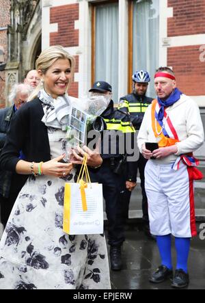 Sm La Reine Maxima assiste à la conférence inaugurale du Professeur Javier A. Couso dans le bâtiment de l'Académie de l'Université d'Utrecht à Utrecht, Pays-Bas, 18 mai 2015. Le professeur Couso pour la période 2014-2016 relatifs à la Fondation Prince Claus Président pour le développement et l'équité PRE/Albert Nieboer/Pays-Bas OUT - AUCUN FIL SERVICE - Banque D'Images