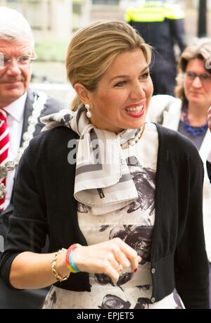 Sm La Reine Maxima assiste à la conférence inaugurale du Professeur Javier A. Couso dans le bâtiment de l'Académie de l'Université d'Utrecht à Utrecht, Pays-Bas, 18 mai 2015. Le professeur Couso pour la période 2014-2016 relatifs à la Fondation Prince Claus Président pour le développement et l'équité PRE/Albert Nieboer/Pays-Bas OUT - AUCUN FIL SERVICE - Banque D'Images