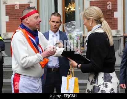 Sm La Reine Maxima assiste à la conférence inaugurale du Professeur Javier A. Couso dans le bâtiment de l'Académie de l'Université d'Utrecht à Utrecht, Pays-Bas, 18 mai 2015. Le professeur Couso pour la période 2014-2016 relatifs à la Fondation Prince Claus Président pour le développement et l'équité PRE/Albert Nieboer/Pays-Bas OUT - AUCUN FIL SERVICE - Banque D'Images