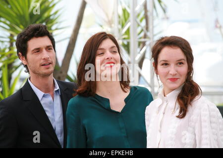 Cannes, France. 19 mai, 2015. Jeremie Elkaim, directeur acteur Valérie Donzelli et l'actrice Marie Demoustie du Marguerite et Julien photo film appel à la 68e Festival de Cannes le mardi 19 mai 2015, Cannes, France. Credit : Doreen Kennedy/Alamy Live News Banque D'Images