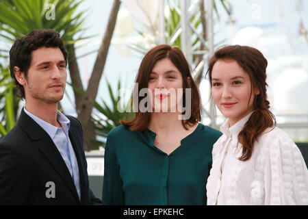 Cannes, France. 19 mai, 2015. Jeremie Elkaim, directeur acteur Valérie Donzelli et l'actrice Marie Demoustie du Marguerite et Julien photo film appel à la 68e Festival de Cannes le mardi 19 mai 2015, Cannes, France. Credit : Doreen Kennedy/Alamy Live News Banque D'Images