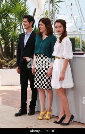 Cannes, France. 19 mai, 2015. Jeremie Elkaim, directeur acteur Valérie Donzelli et l'actrice Marie Demoustie du Marguerite et Julien photo film appel à la 68e Festival de Cannes le mardi 19 mai 2015, Cannes, France. Credit : Doreen Kennedy/Alamy Live News Banque D'Images