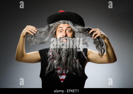 Funny pirate avec longue barbe Banque D'Images