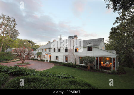 Vue extérieure avec jardin et dur, Maroney Lane Residence, USA Banque D'Images