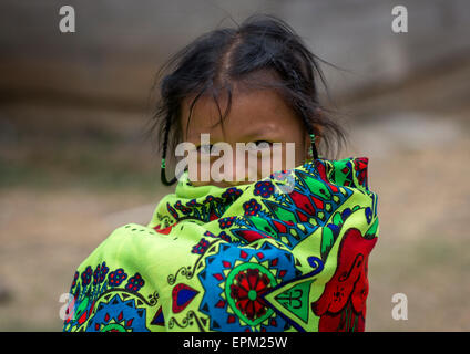 Panama, province de Darién, Puerta Lara, Tribu Wounaan Girl Banque D'Images