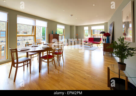 Salon/salle à manger Chambre à 419 Wick Lane, London. Nouveaux appartements construits par titres Développement Plc en face du stade olympique de Londres, Royaume-Uni. Banque D'Images