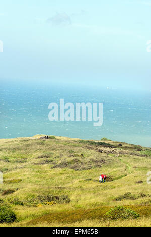 Les gens qui marchent au Cap Blanc Nez dans le Pas de Calais et dans le Nord de la France, Europe Banque D'Images