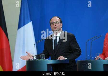 Berlin, Allemagne. 19 mai, 2015. François Hollande à la chancellerie à Berlin pour une conférence de presse conjointe avec Angela Merkel concernant la protection du climat et d'autres questions européennes. Credit : Simone Kuhlmey/Pacific Press/Alamy Live News Banque D'Images