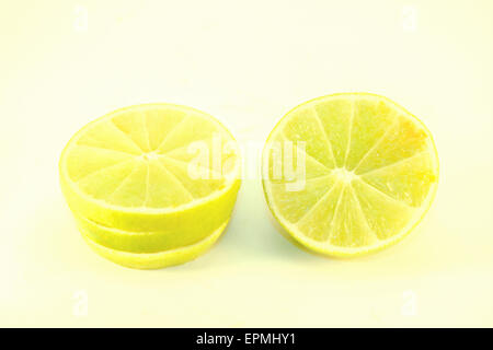 Fruits vert lime, isolé sur fond blanc Banque D'Images