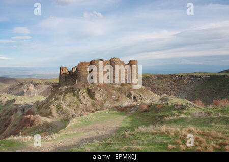 Amberts ruine du château sur la montagne Aragats, Arménie Banque D'Images