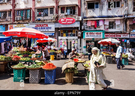 Mumbai Inde,Apollo Bandar,Colaba,Causeway,Market,Lala Nigam Road,shopping shopper shoppers magasins marché marchés achats vente,retai Banque D'Images