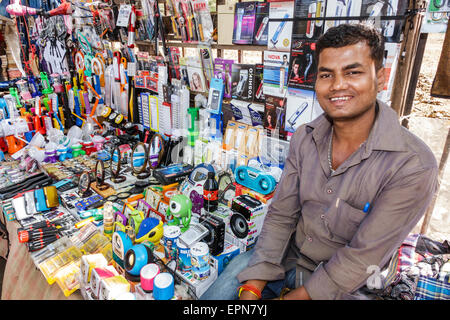 Mumbai Inde,Karmaveer Bhaurao Patil Marg,Road,Mantralaya,fort Mumbai,Fashion Street,shopping shopper shopping shopping boutiques marché marchés b Banque D'Images