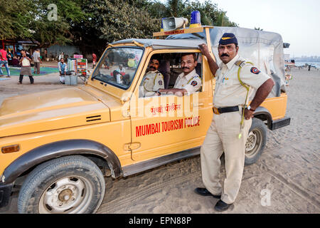 Mumbai Inde,Girgaon,Marine Drive,Chowpatty Beach,public,Mer d'Arabie,police touristique,sécurité,véhicule,India15227208 Banque D'Images