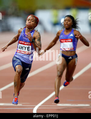 Beijing, Chine. 20 mai, 2015. Michelle Lee Ahye (L) de Trinité-et-Tobago sprints lors du 100 m femmes des Championnats du Monde 2015 Finale Défi au Stade national (Nid d'oiseaux) à Beijing, Chine, le 20 mai 2015. Michelle Lee Ahye réclamé la tuile avec 11,05 secondes. Source : Xinhua/Alamy Live News Banque D'Images