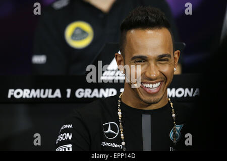 Montecarlo, Monaco. 20 mai, 2015. LEWIS HAMILTON de Grande-Bretagne et Mercedes AMG Petronas F1 Team sourires lors de la conférence de presse du 2015 Grand Prix de Monaco de Formule 1 à Montecarlo, Monaco. Credit : James/Gasperotti ZUMA Wire/Alamy Live News Banque D'Images