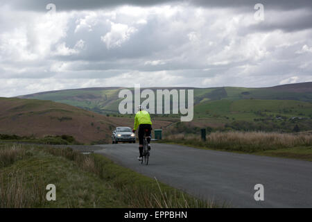 Powys et Ceredigion, West Wales, UK. 19 mai, 2015. Plus de 45 officiers de police et d'un océan à l'autre cycle d'amis à travers le Royaume-Uni en 4 jours. À partir de la Norfolk, Angleterre à Borth dans l'ouest du pays de Galles afin de recueillir des fonds pour des organismes de bienfaisance. Cette année a été très spéciale, car c'était un mémorial à l'un des fondateurs et de bons amis. Credit : Trebuchet Photography/Alamy Live News Banque D'Images