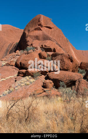 Rock formation sur le côté d'Uluru (Ayer's Rock), Territoire du Nord, Australie Banque D'Images