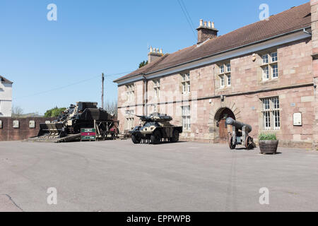 Le Château et Musée du Régiment à Monmouth, Wales museum bénévoles Banque D'Images