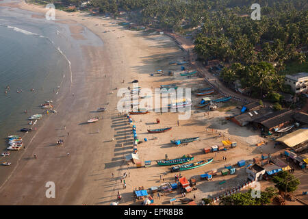 Bateaux de pêche sur la plage, Murudeshwar, Karnataka, Inde, Asie Banque D'Images