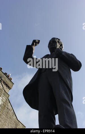 Statue de Lloyd George à la place de la ville, Caernarfon. Banque D'Images