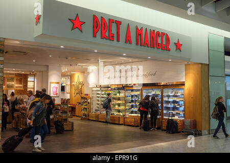 Pret a manger sandwich shop au Terminal 4, Heathrow Airport, Londres, Angleterre. Banque D'Images