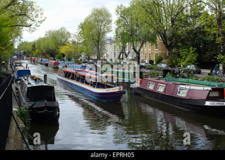 Regent's Canal à travers la petite Venise à Maida Vale, à Londres, en Angleterre. Banque D'Images