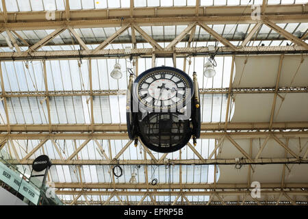 L'heure à la gare de Waterloo à Londres, en Angleterre. Banque D'Images