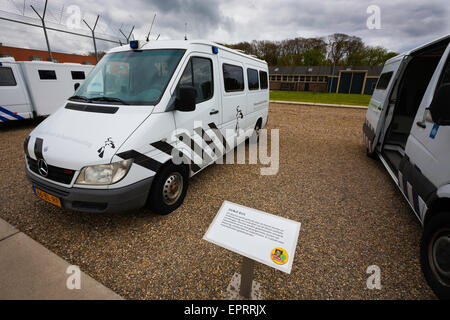 Mercedes Benz Sprinter van transport de détenus à la prison museum Veenhuizen aux Pays-Bas Banque D'Images