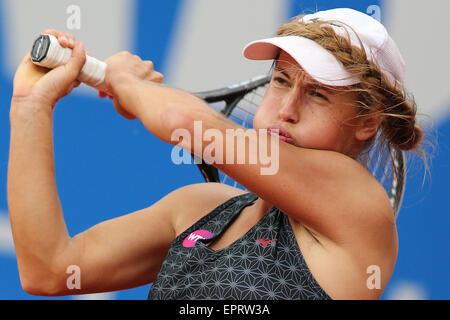 Nuremberg, Allemagne. 21 mai, 2015. Yulia Putintseva du Kazakhstan en action au cours de la 1/4 de finale du tournoi de tennis WTA match contre Karin Knapp de l'Italie à Nuremberg, Allemagne, 21 mai 2015. Photo : DANIEL KARMANN/dpa/Alamy Live News Banque D'Images