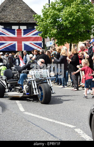 Ride de respect passe par Wootton Bassett Royal Banque D'Images