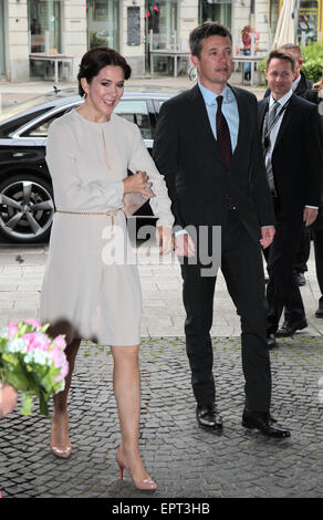 Munich, Allemagne. 21 mai, 2015. Le Danish Crown Prince Frederik et Mary, deux visites, Munich, Allemagne le 21 mai 2015. Dpa : Crédit photo alliance/Alamy Live News Banque D'Images