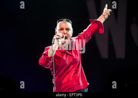 Le 27 juillet 214. Sinead O'Connor, manchettes l'air libre de la scène à la dernière journée de festival de musique WOMAD, UK. Banque D'Images