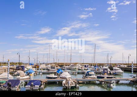 Un petit port pour bateaux de plaisance Banque D'Images