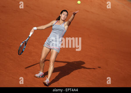 Nuremberg, Allemagne. 21 mai, 2015. Lara Arruabarrena de l'Espagne en action au cours de la 1/4 de finale du tournoi de tennis WTA match contre Witthoeft de l'Allemagne à Nuremberg, Allemagne, 21 mai 2015. Photo : DANIEL KARMANN/dpa/Alamy Live News Banque D'Images