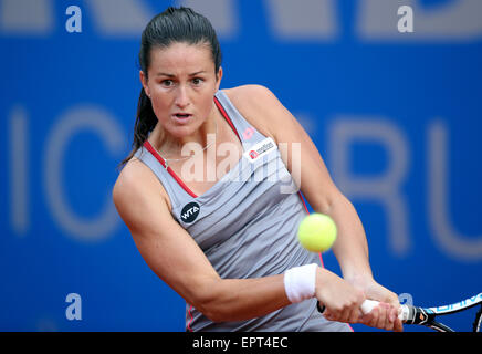 Nuremberg, Allemagne. 21 mai, 2015. Lara Arruabarrena de l'Espagne en action au cours de la 1/4 de finale du tournoi de tennis WTA match contre Witthoeft de l'Allemagne à Nuremberg, Allemagne, 21 mai 2015. Photo : DANIEL KARMANN/dpa/Alamy Live News Banque D'Images