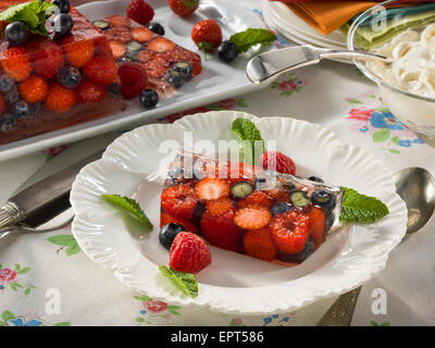 Terrine de fruits d'été Banque D'Images
