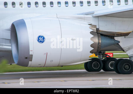 Vue latérale d'un moteur à réaction Boeing 787, l'aéroport de Manchester Banque D'Images