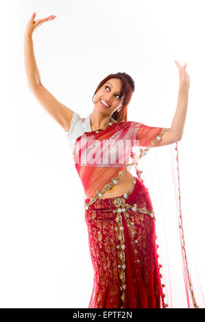 Femme indienne adulte en studio isolé sur fond blanc Banque D'Images