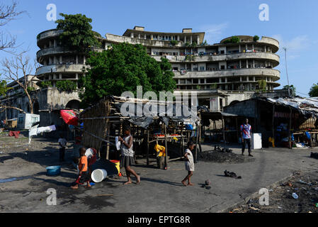 Le MOZAMBIQUE, Beira, le Grande Hotel, ouvert en 1955 au cours du temps colonial portugais, aujourd'hui quelques milliers de sans-abri vivant ici Banque D'Images