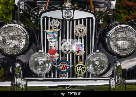 Vue frontale d'un MG Voiture de sport britannique antiques Banque D'Images